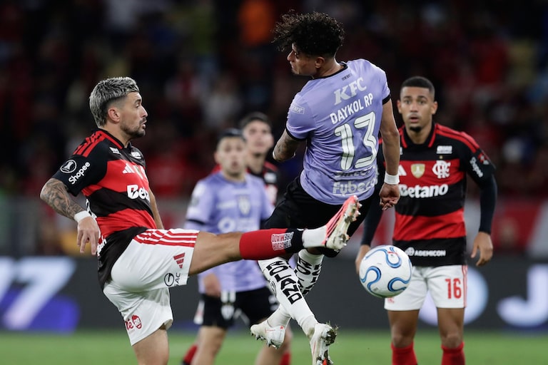 Flamengo busca empate com falha bizarra do goleiro do del Valle e vai à semifinal da Libertadores