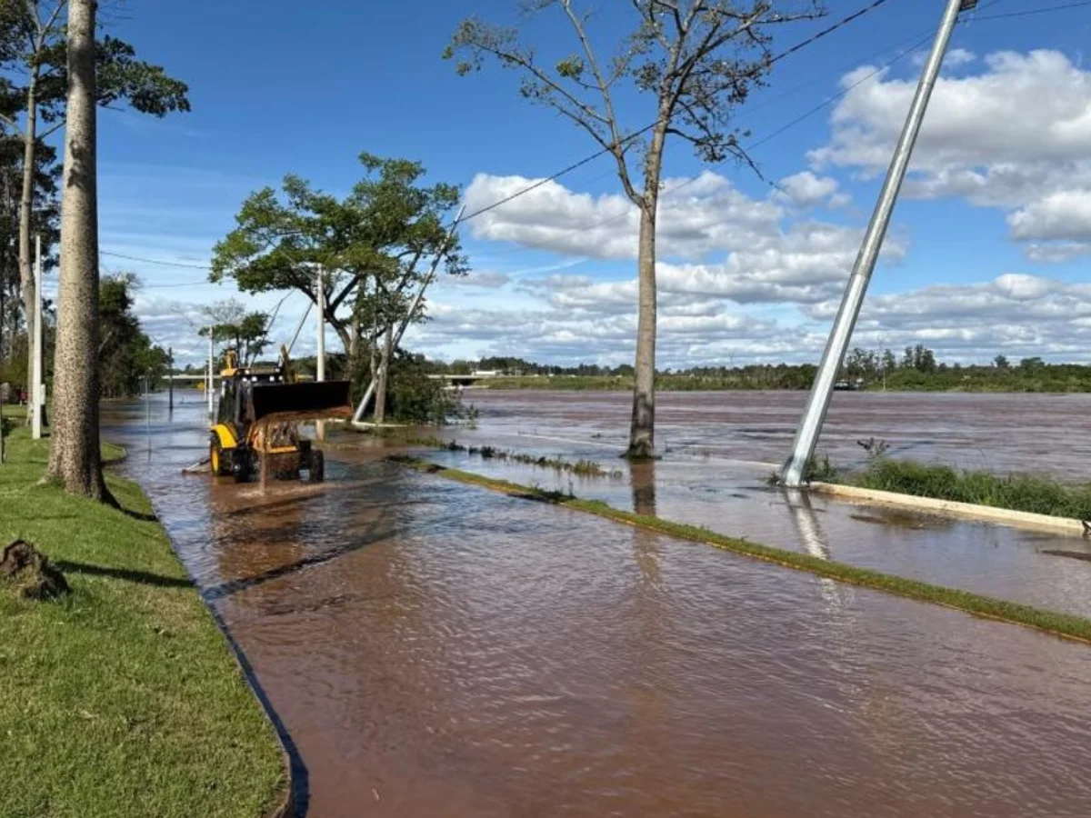 Chuvas intensas fazem Rio Taquari ultrapassar cota de inundação no RS