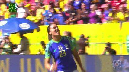 Aos 4' do 1º tempo: gol de Gabi Nunes para o Brasil contra o Chile
