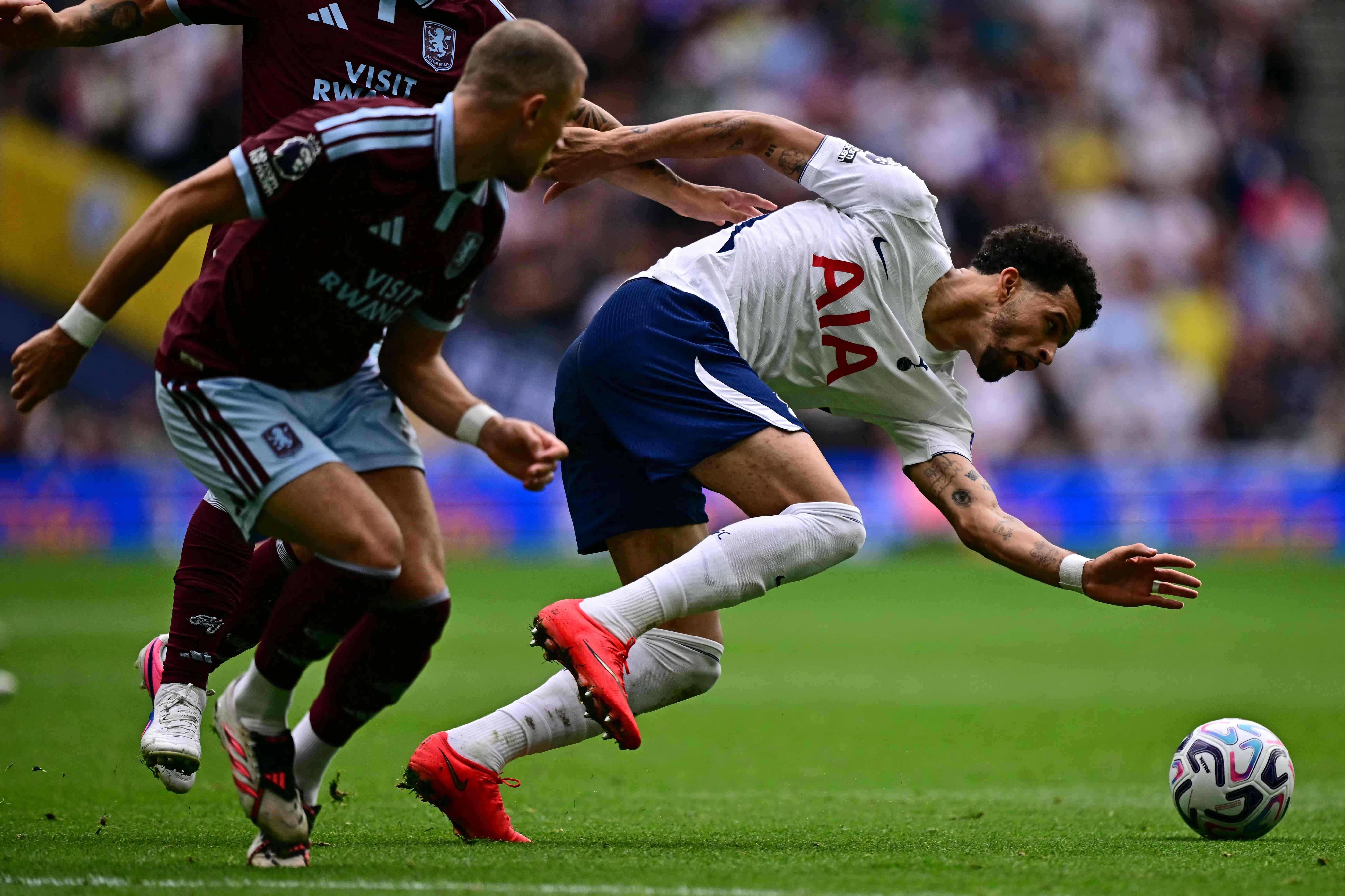 Sem Richarlison, Tottenham faz primeiro gol na Premier League apenas na 5ª rodada na derrota para Aston Villa