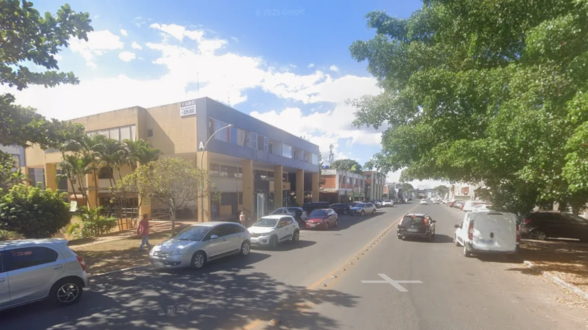 Morador de rua é preso por roubar relógio de R$ 2 mil e arremessar garrafas