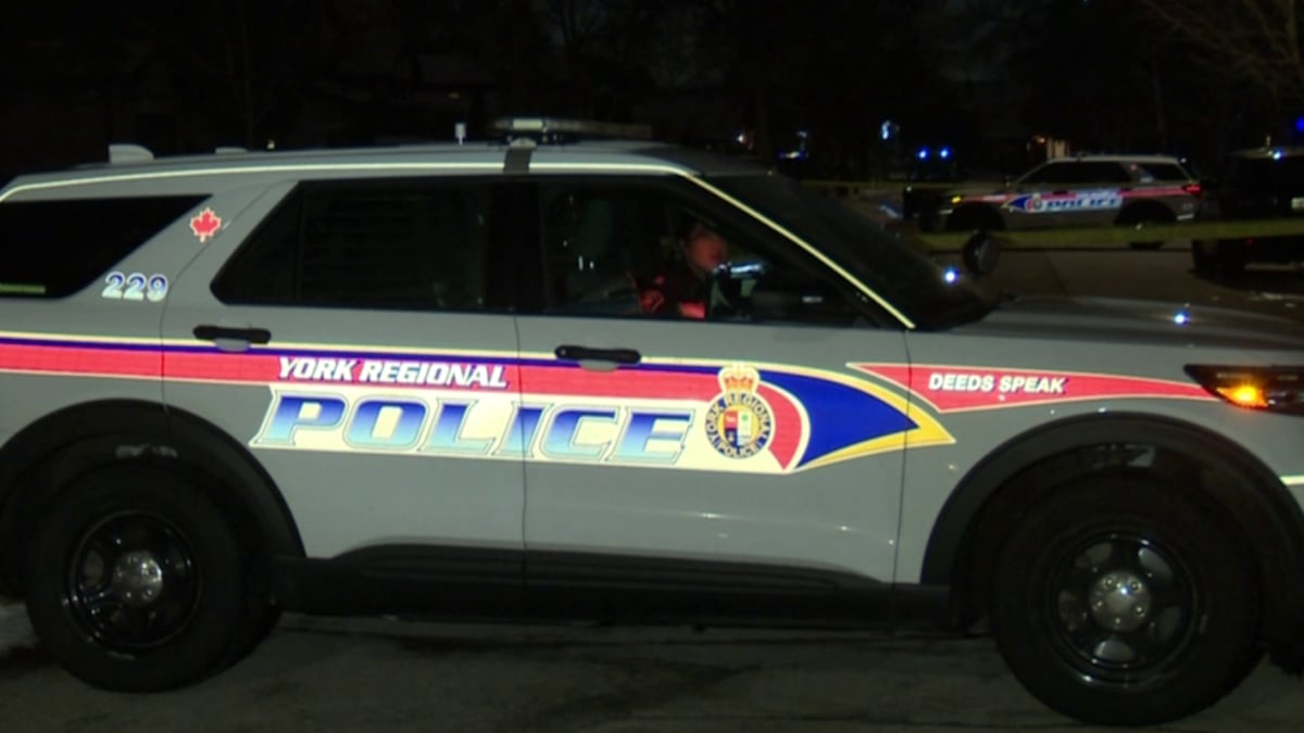 Multiple people injured in Aurora crash: police