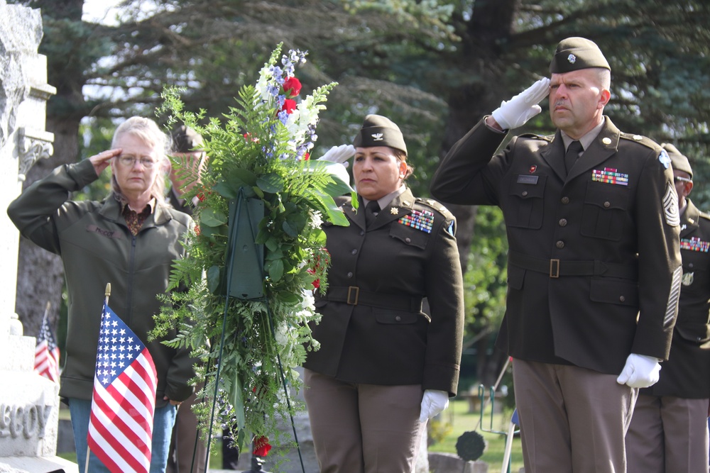 Imagem relacionada à notícia: Fundador da instalação do Wisconsin honrado em Maj especial. Gên. Ceremonia de Remembrança de Robert Bruce McCoy