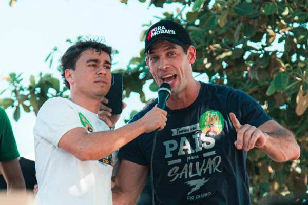 Zema tenta segurar candidatura em meio à pressão de bolsonaristas e aliados