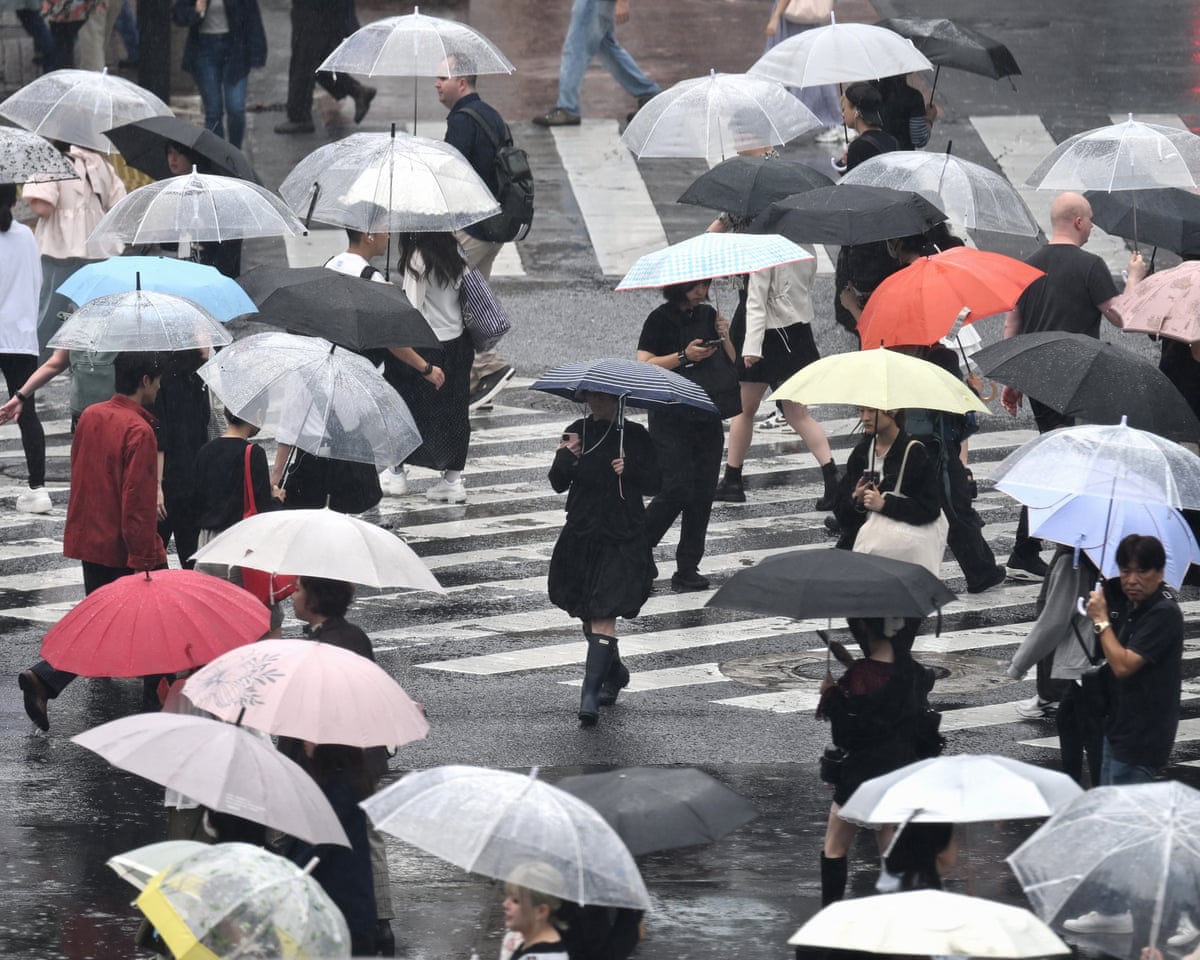 Tóquio sucumbe à 'fadiga da chuva' após 35 dias consecutivos de chuvas recorde