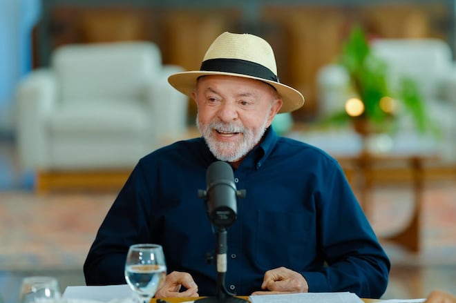 Coligação de Lula aciona TSE contra Flávio por uso de perfis para impulsionar campanha