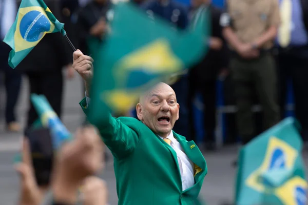 Luciano Hang doa R$ 50 mil a candidato a deputado federal pelo DF
