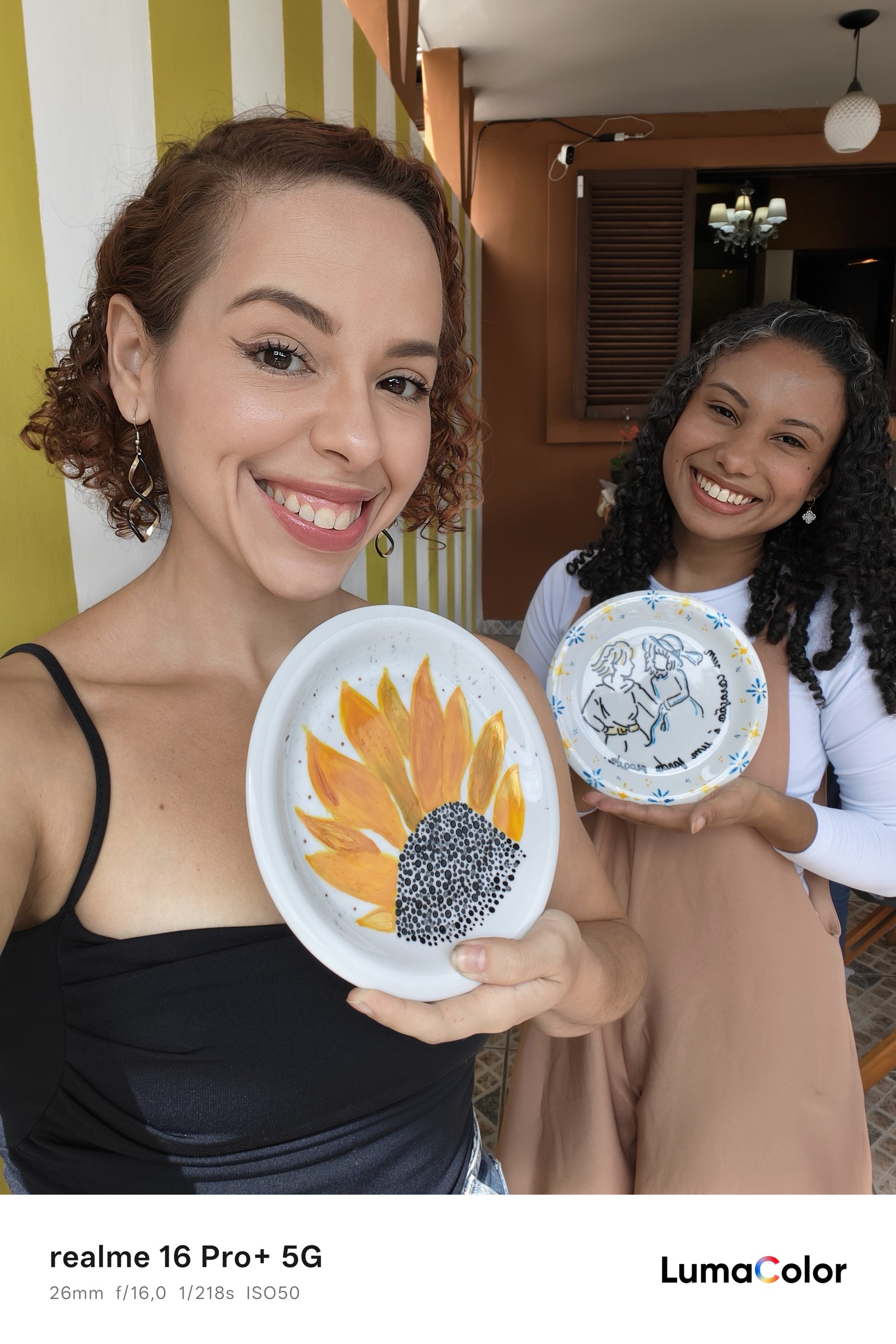 Selfie tirada com câmera frontal do realme 16 Pro+ — Foto: Ana Letícia Loubak/TechTudo
