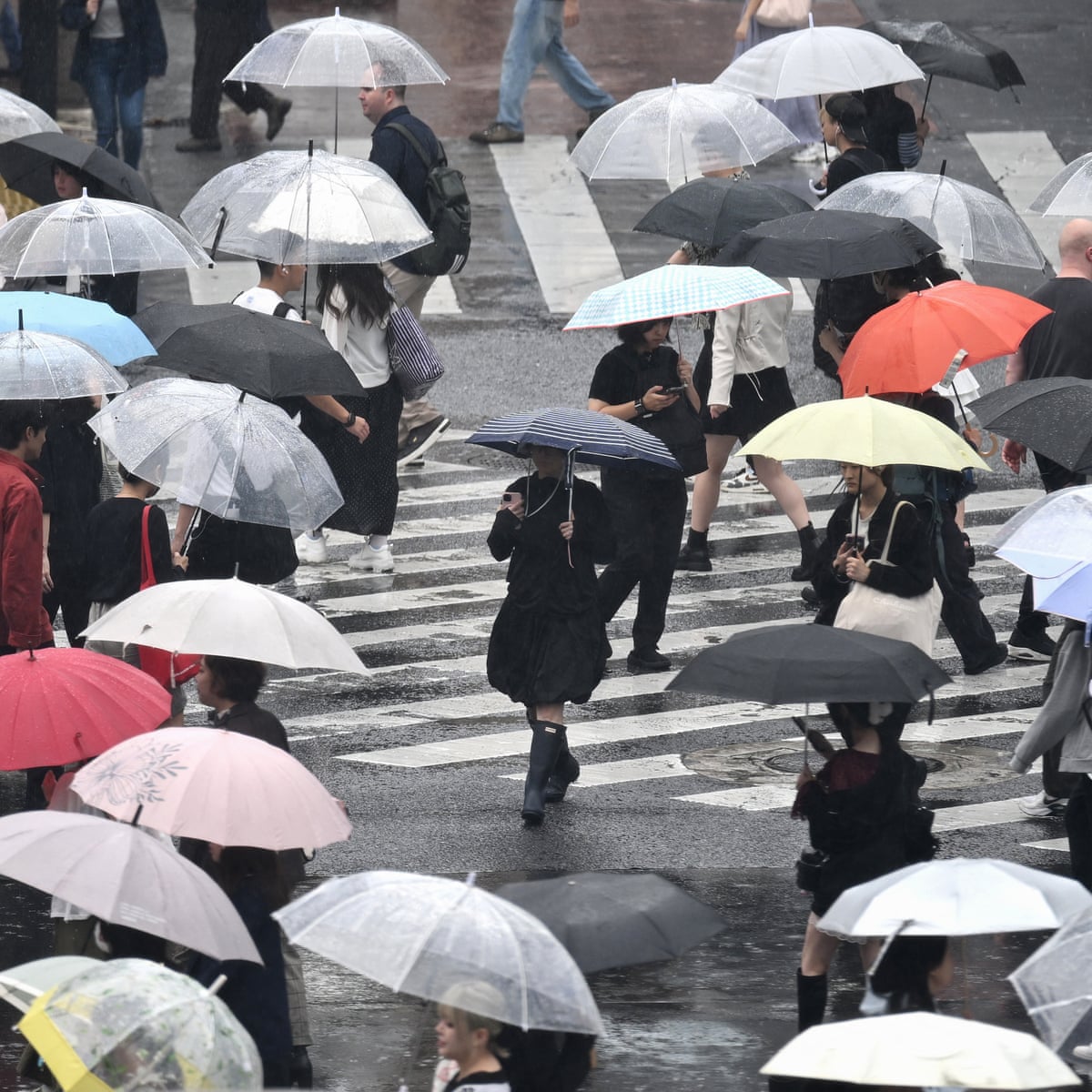 Tóquio sucumbe à 'fadiga da chuva' após 35 dias consecutivos de chuvas recorde
