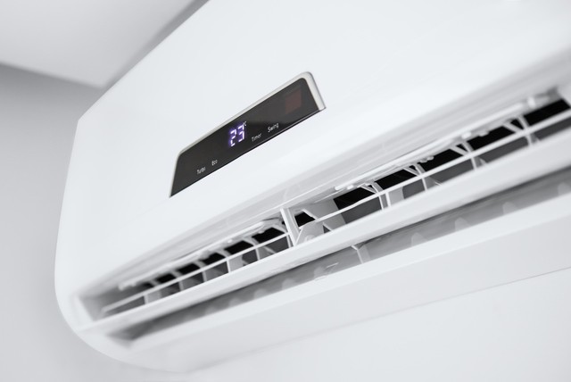 Ar-condicionado em 23°C: é a temperatura certa para dormir e trabalhar?