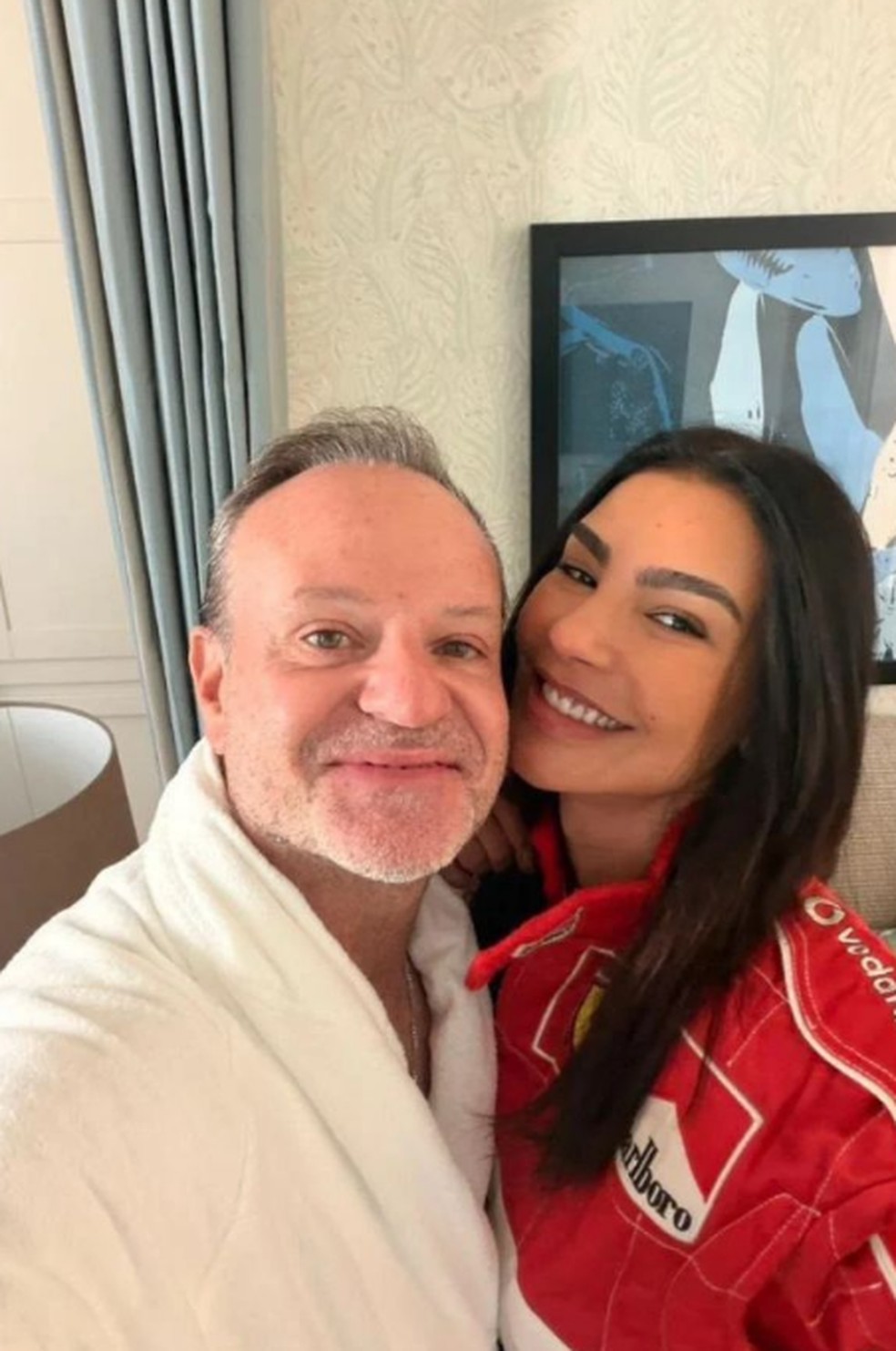 Cíntia Chagas fala sobre fim de relacionamento com Rubens Barrichello: 'Fofo'