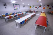 As crianças ficam no instituto por 10 horas. Ao longo do dia, recebem refeições com cardápio nutritivo