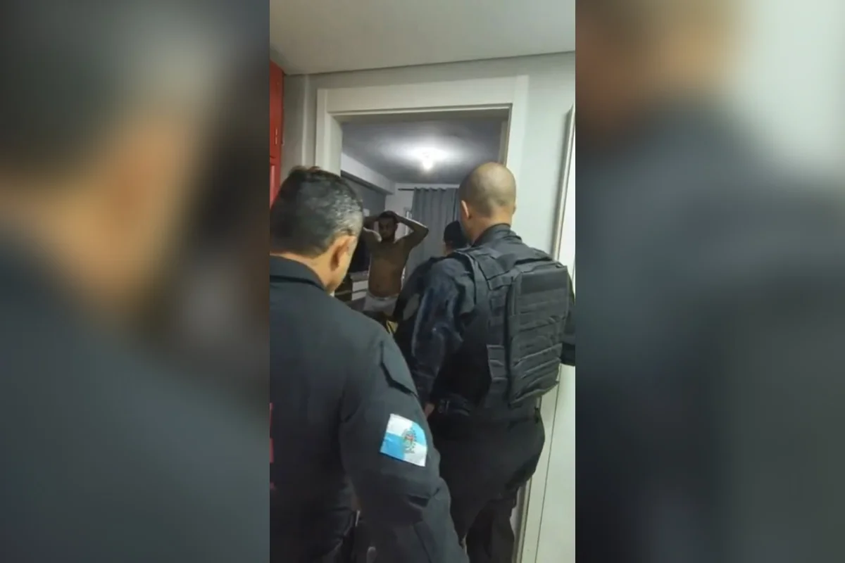 Agiota é preso no Rio após extorquir e ameaçar vítimas com fotos de armas