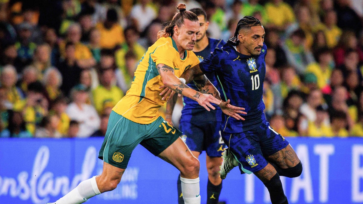 Brasil evolui com novo esquema de Ancelotti e vence Austrália de virada em jogo de seis gols