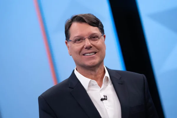 Eleições: sem Celina, candidatos ao GDF fazem debate a 4 dias do 1º turno - destaque galeria