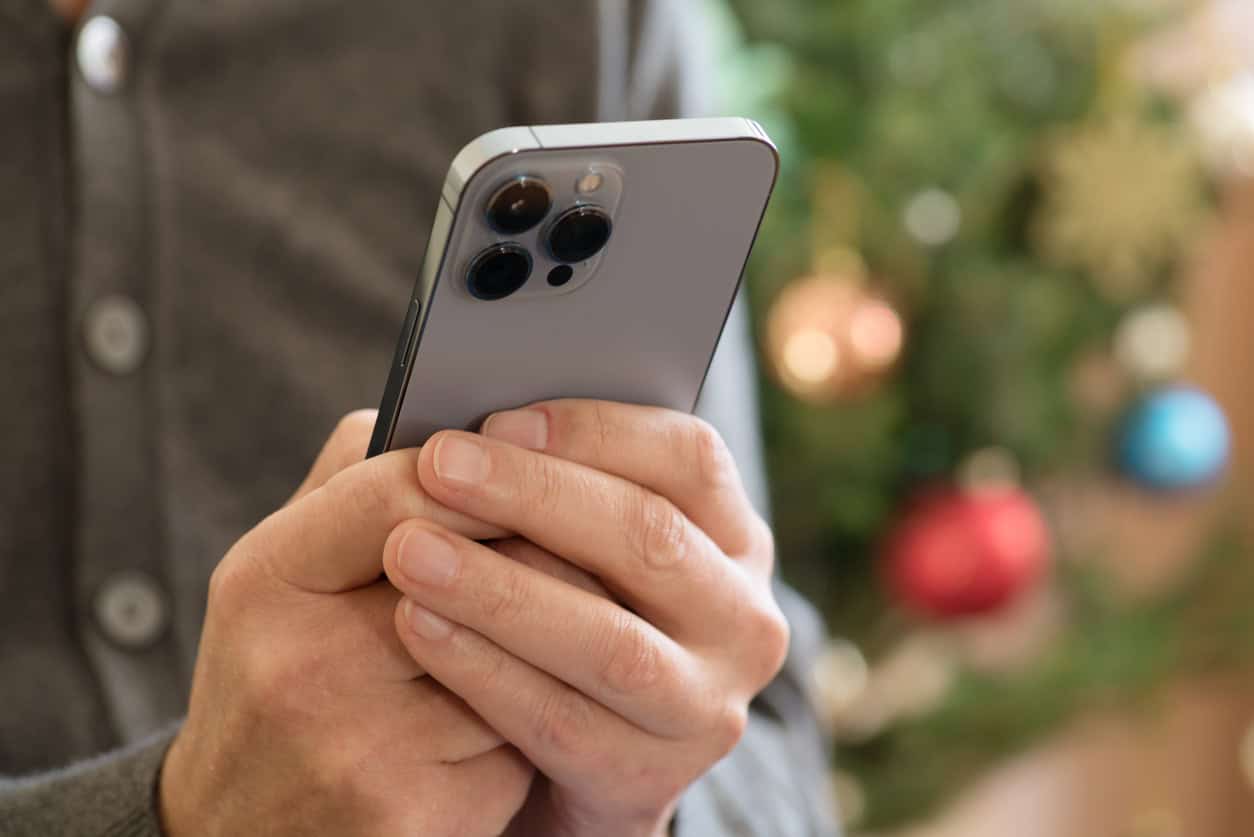 Imagem da matéria: iOS 27: nova atualização corrige falhas no Face ID e na tela de iPhones