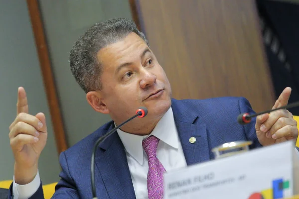 “Operadora de emendas” aparece como elo de Cezinha de Madureira com o STF - destaque galeria