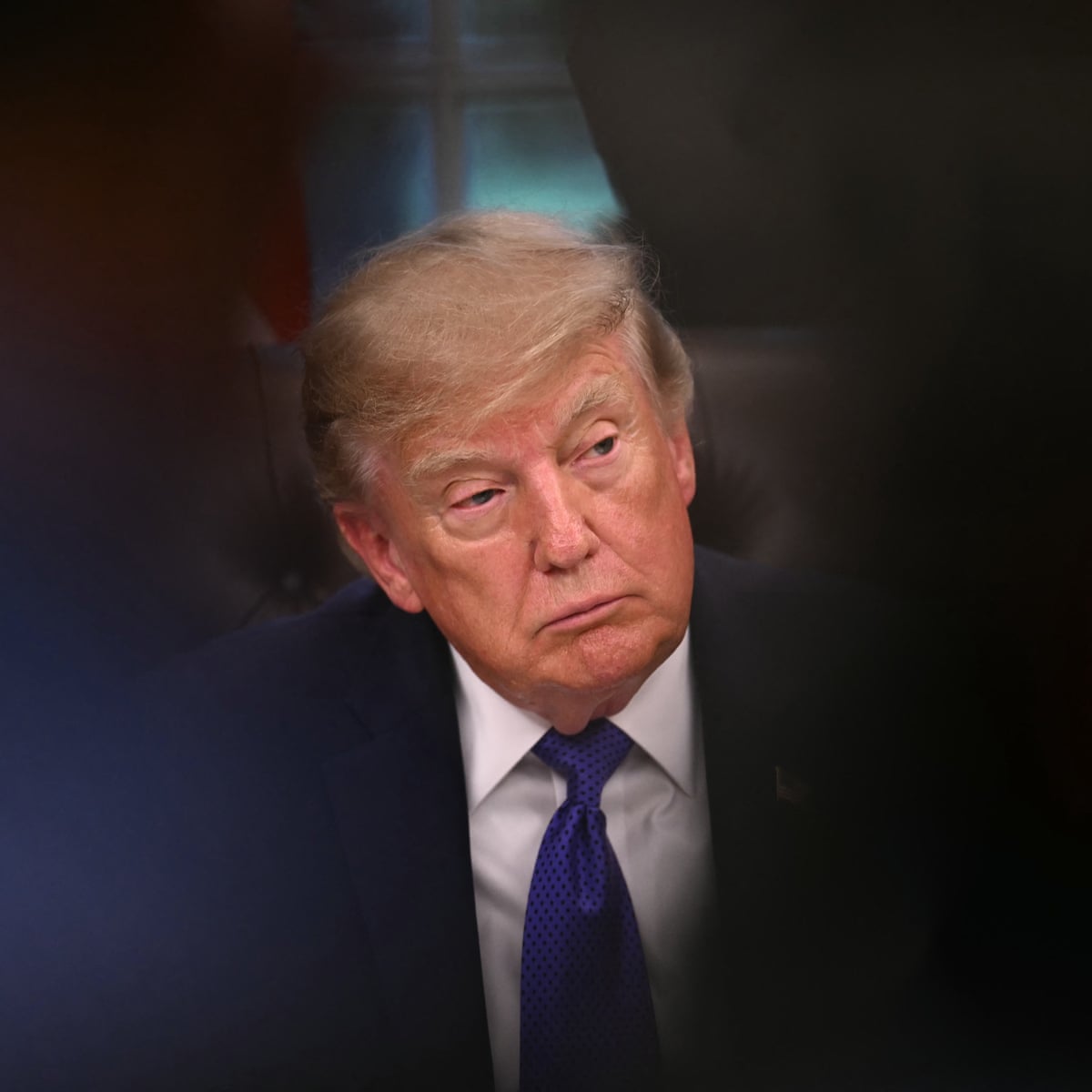 Anúncios da campanha de Trump pagos com dinheiro público violam a lei federal, dizem críticos