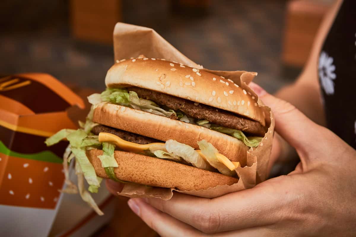 Imagem da matéria: IA do McDonald’s faz preço do Big Mac mudar na mesma cidade