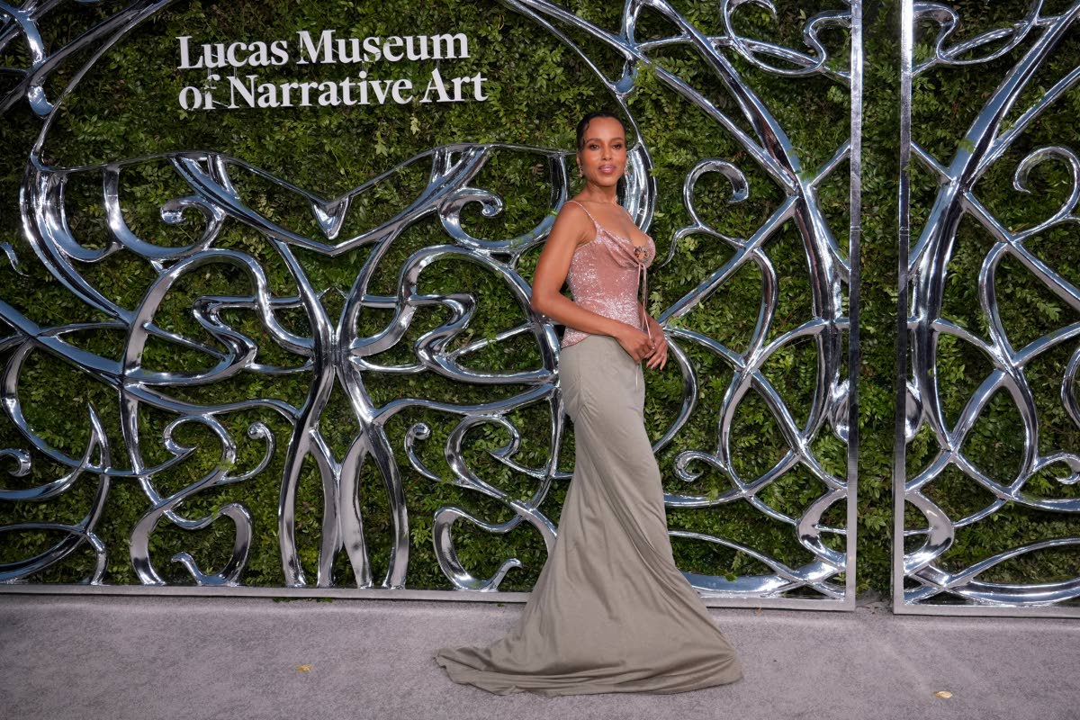 Kerry Washington makes a statuesque statement in a two-toned Wiederhoeft corset gown.