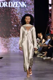 Mikaela Gomes, veterana do Metrópoles Catwalk, brilha no 3º dia de desfiles