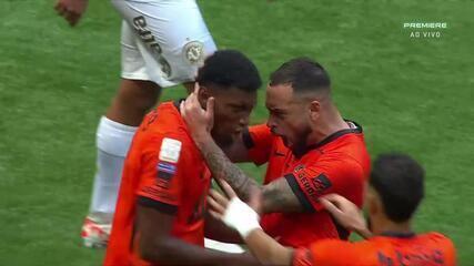 Aos 23 min do 2º tempo - gol de dentro da área de Cassiera do Atlético-MG contra a Chapecoense