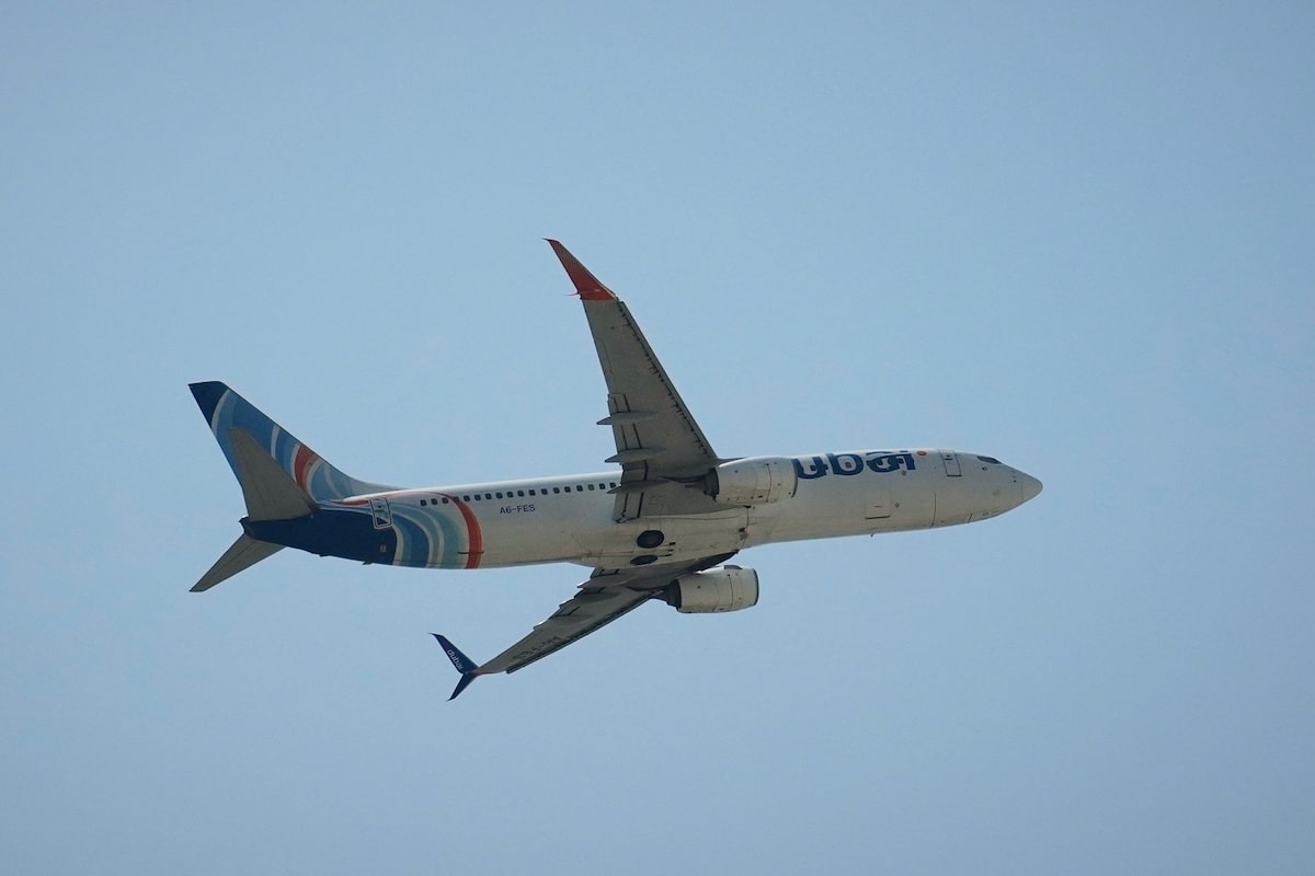 Vídeo: avião balança e passageiros gritam durante voo desviado de Israel por suspeita de terrorismo