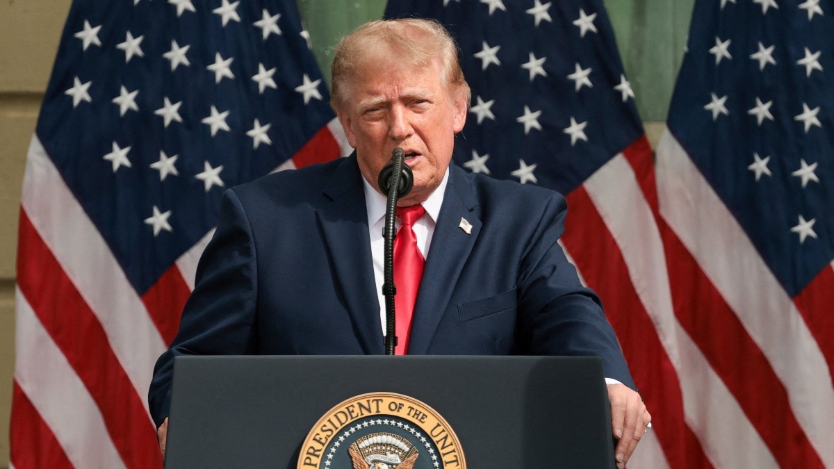 Choque para Trump à medida que juiz dos EUA bloqueia perguntas sobre lealdade para candidatos a cargos federais