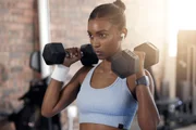 Prancha: como fazer o exercício e quanto tempo manter a posição