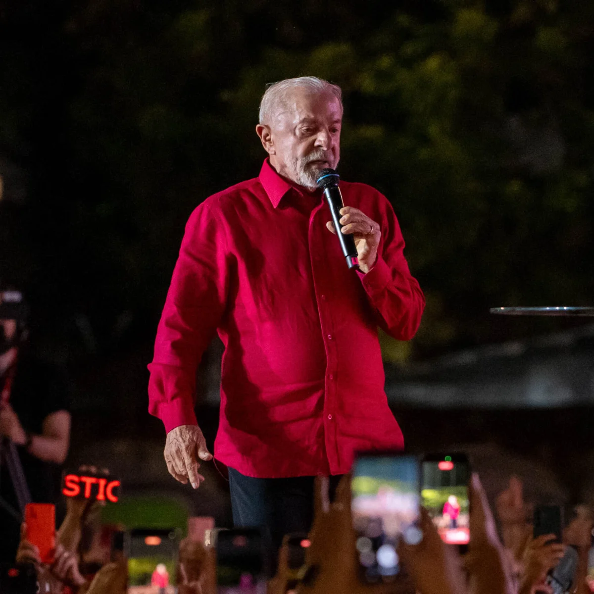 Lula ganha fôlego em pesquisas e deve evitar debate às vésperas do 1º turno