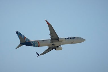 Vídeo: avião balança e passageiros gritam durante voo desviado de Israel por suspeita de terrorismo