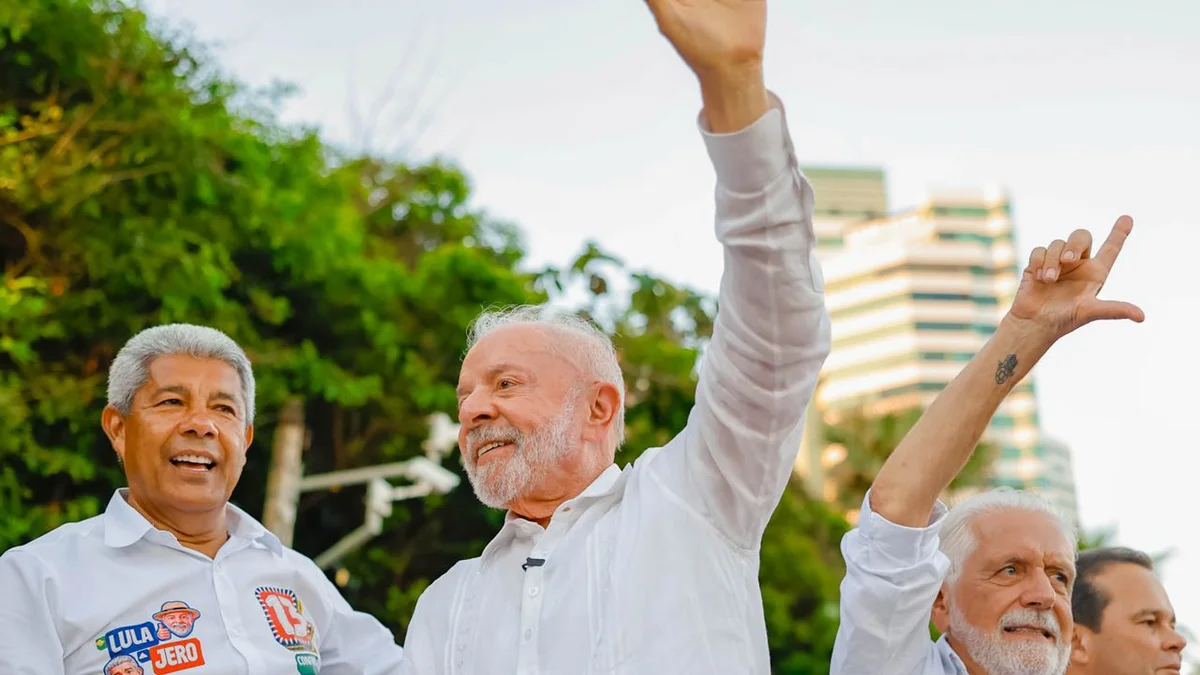 Na Bahia, Lula chama ACM Neto de jóquei de cabrito e Flávio de mequetrefe