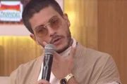 Arthur Aguiar desabafa após memes por ação de despejo: “Não existe limite"