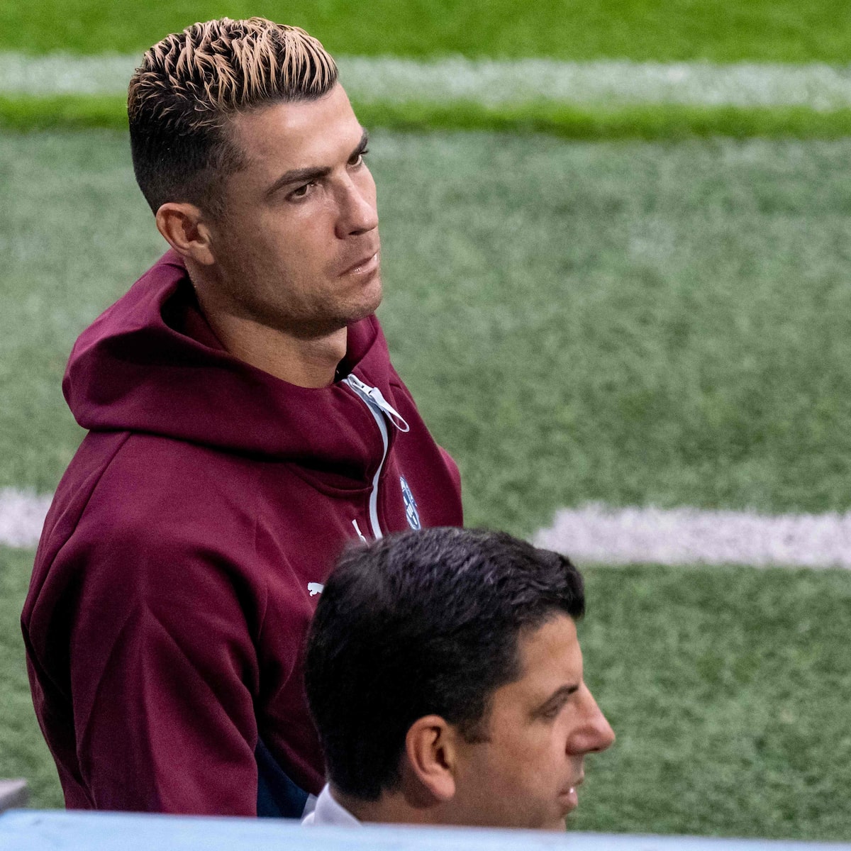 Cristiano Ronaldo sela paz com Jorge Jesus em reunião após crise por banco na seleção, diz jornal