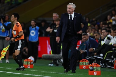Ancelotti justifica escolha por Vini Jr. em pênalti e destaca espaço para jovens: ’São muito bons’