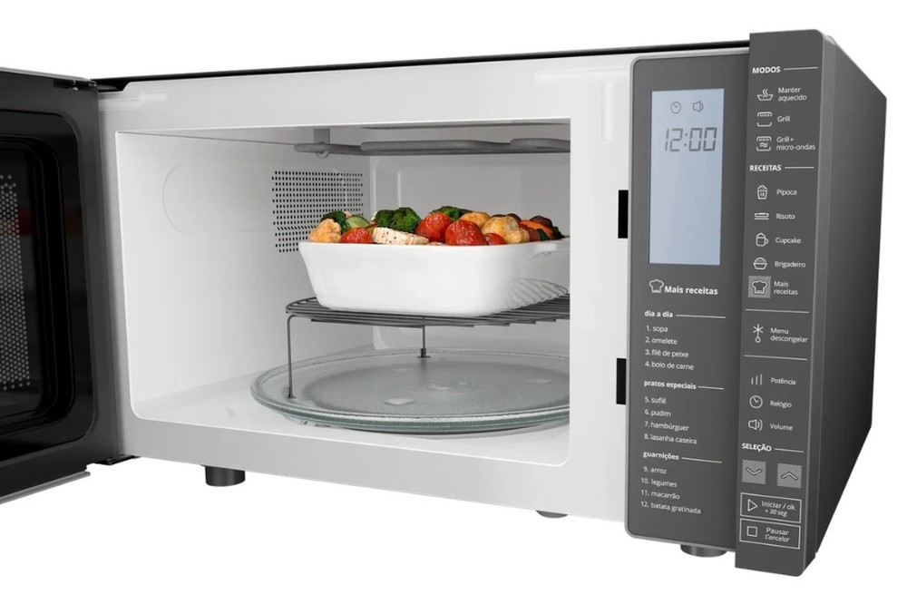 O micro-ondas 32 Litros BMG45AR da Brastemp permite preparar legumes e outros alimentos — Foto: Divulgação/Brastemp