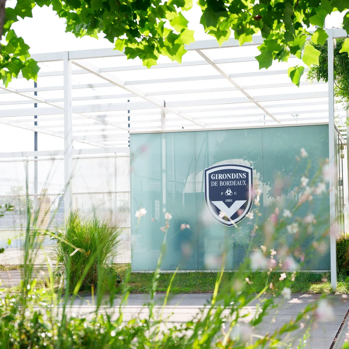 Após falência, Bordeaux, tradicional clube francês, é vendido por R$ 6