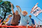 Fernando Haddad e Lula participam de caminhada em São Miguel Paulista