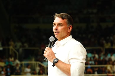Flávio Bolsonaro intensifica atos de rua a 11 dias do pleito e diz que ‘não tem eleição ganha’