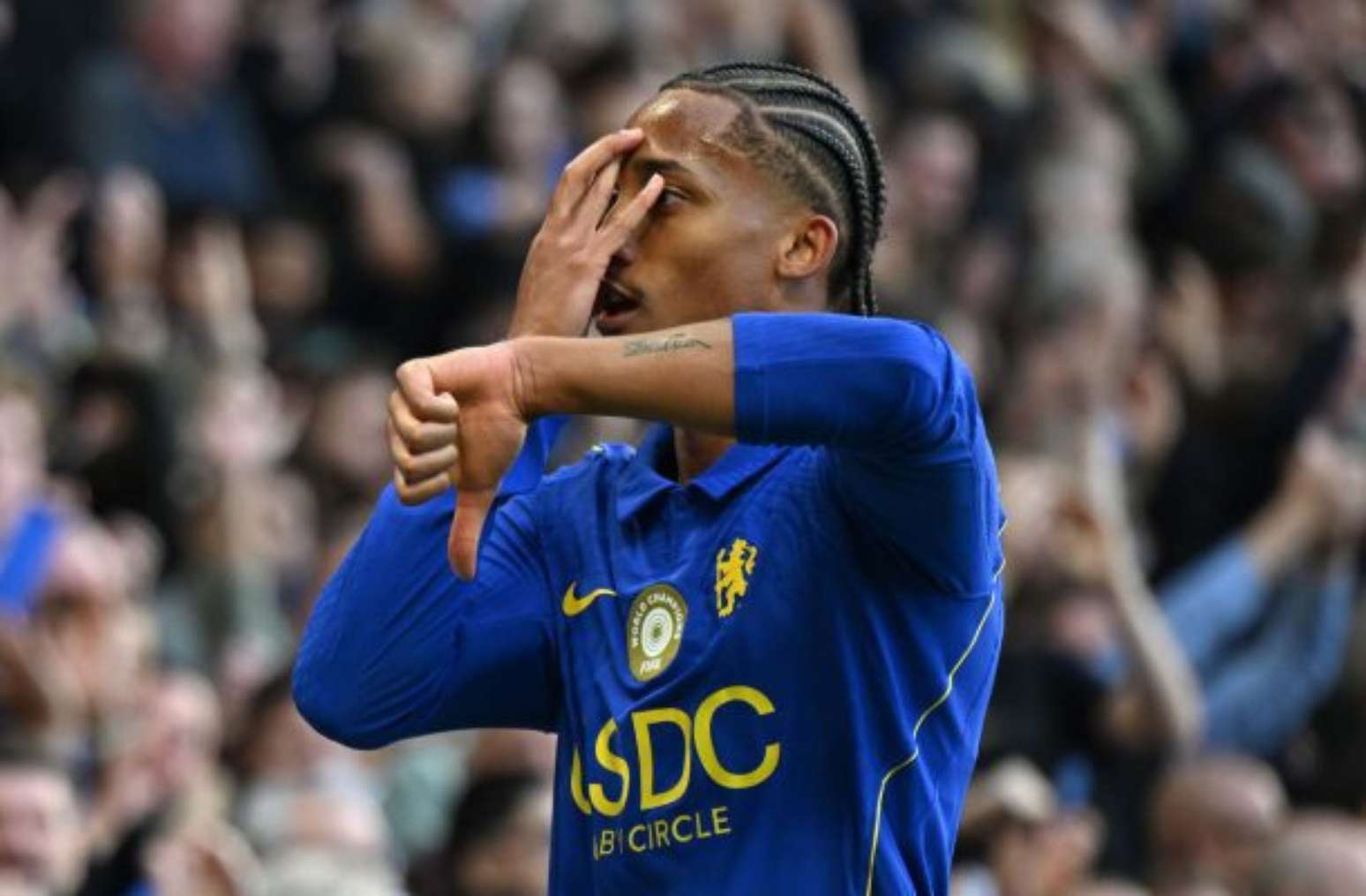 Equipes se enfrentaram pela 6&ordf; rodada da Premier League &ndash;