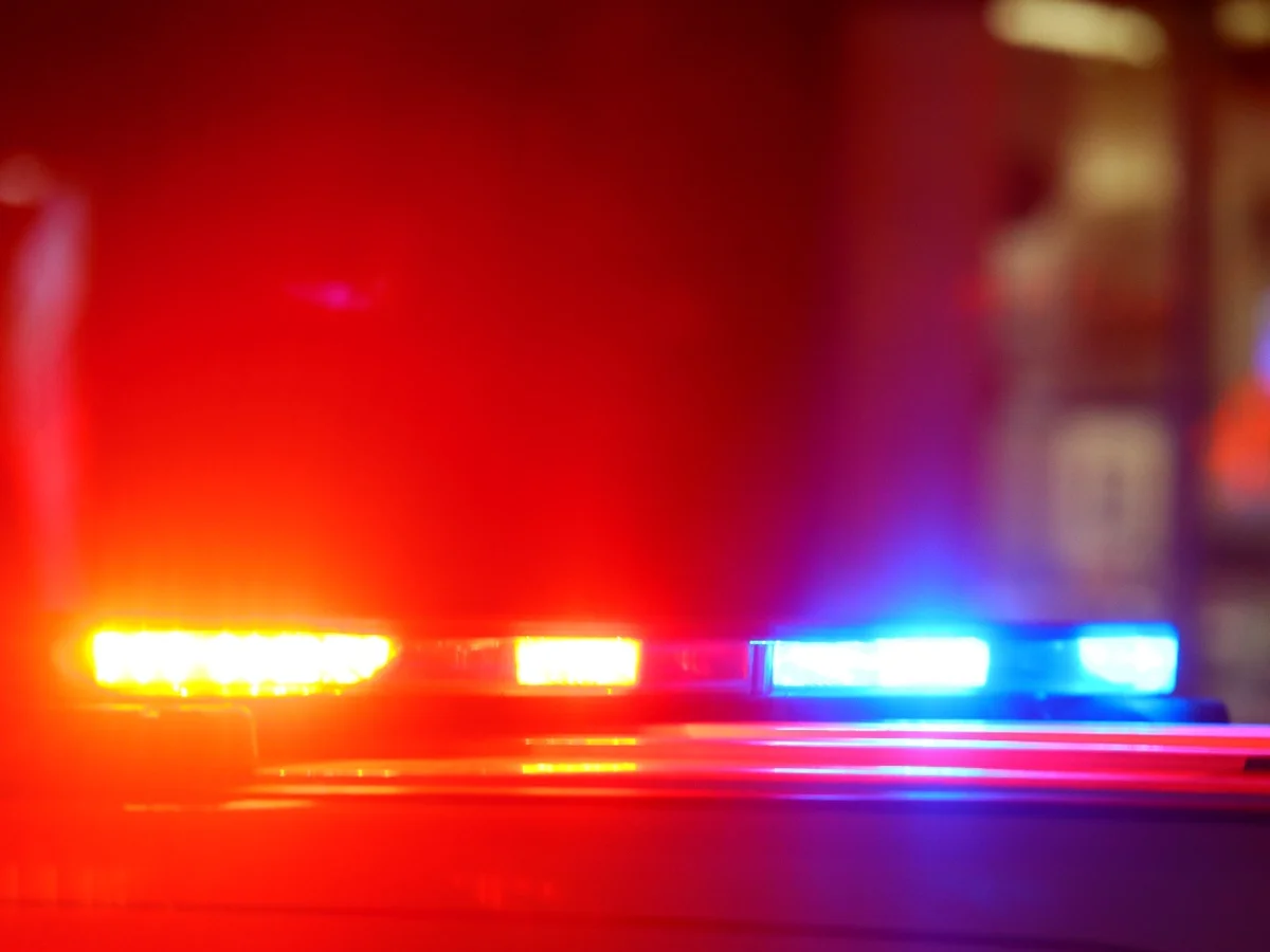 Criança de 10 anos é esfaqueada após tentar proteger a mãe de companheiro