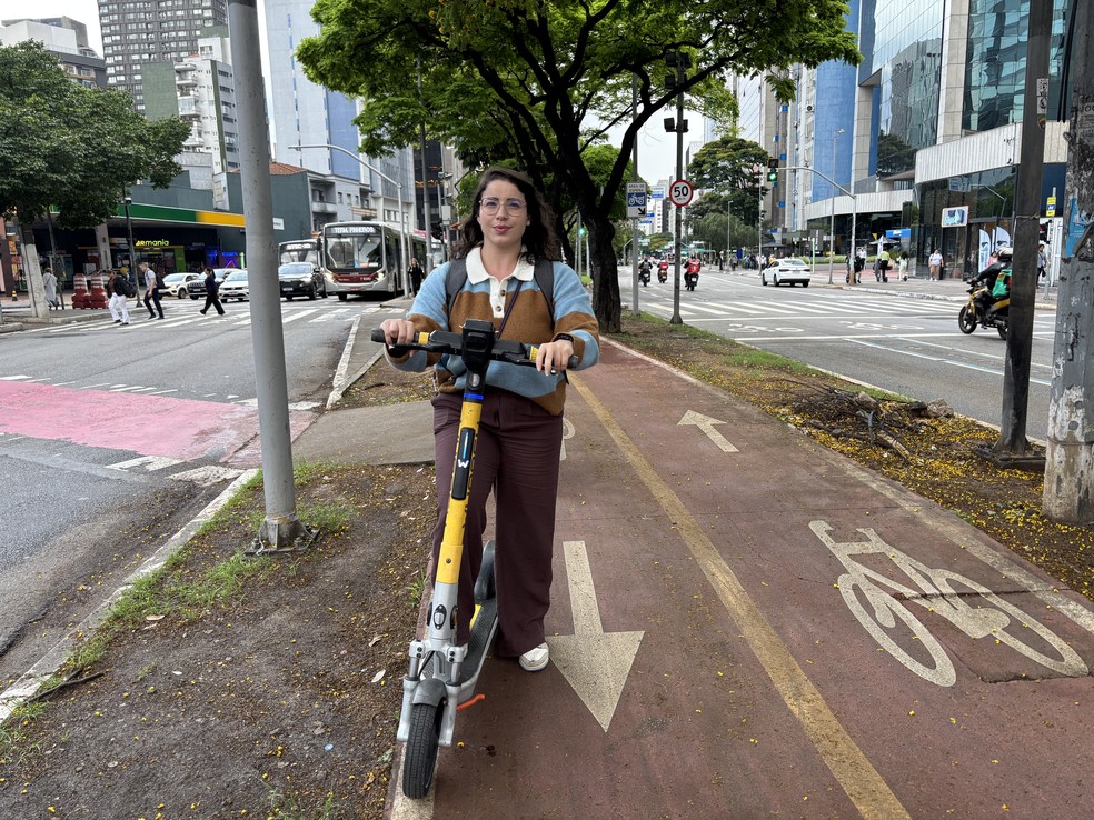 Em São Paulo, fiscalização de patinetes e bicicletas elétricas começa com clima de blitz e foco na Faria Lima