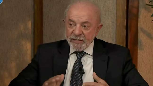 Brasil chega ao 2º turno entre Flávio e Lula com a eleição mais imprevisível da história