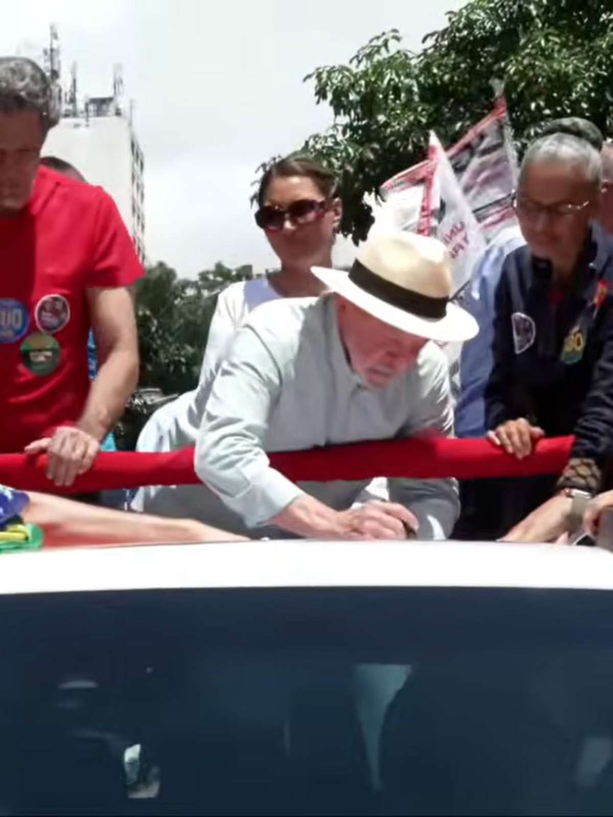 Janja manda recado para Nunes após proibição de ato de Lula na Paulista e diz que vai comemorar vitória em SP: 'Vai ter que nos engolir'