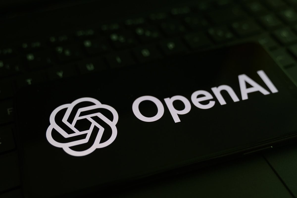 OpenAI acusa chinesa Moonshot de distilar suas IAs