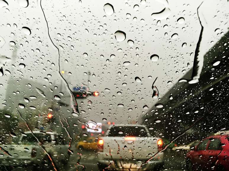 Ciclone e frente fria: 19 estados têm previsão de tempestades no fim de semana