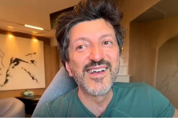 Viúva de Lito Sousa se emociona em homenagem ao marido: "Senti sua energia"