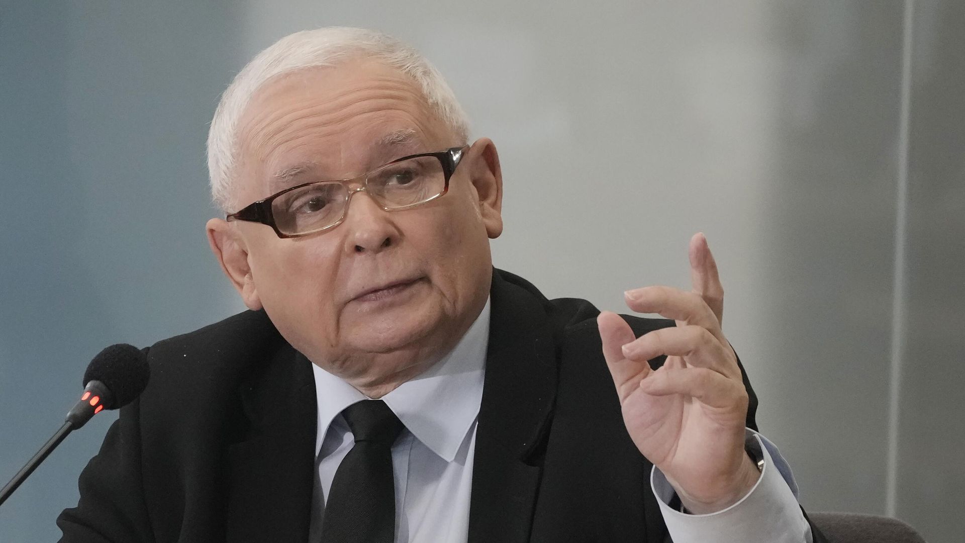 Deputados do PiS polonês exigiram esclarecimentos sobre o centro 'Azov' em Varsóvia