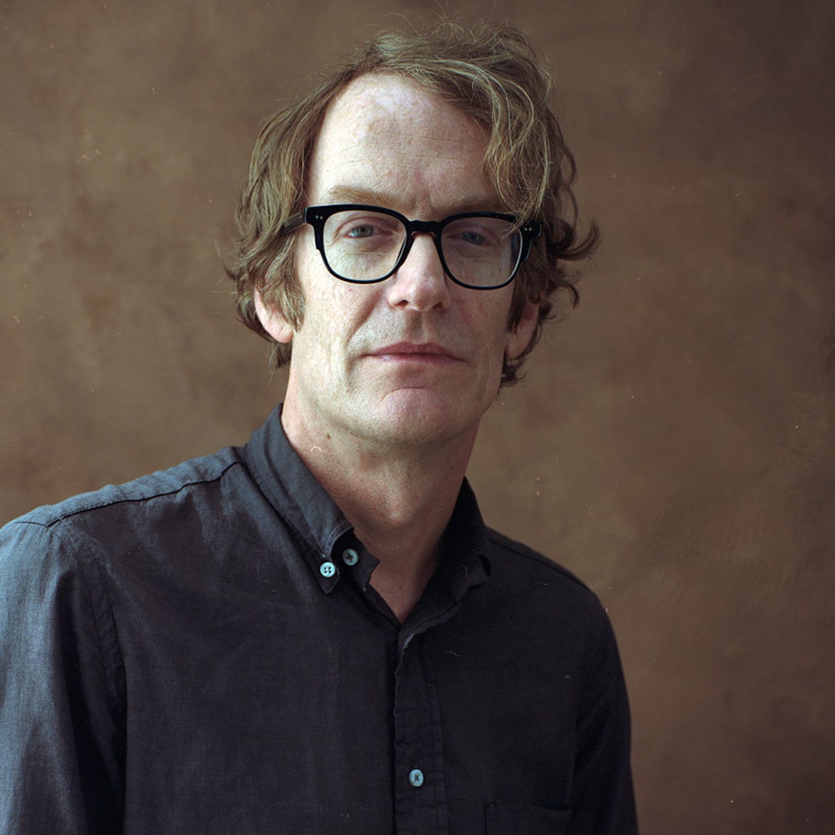 Resenha de Dodge City, de Patrick deWitt – uma viagem a pé fugindo do serviço militar