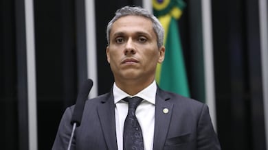 Ministro do TSE determina derrubada de informação falsa veiculada no canal ‘Tropa do Flávio’